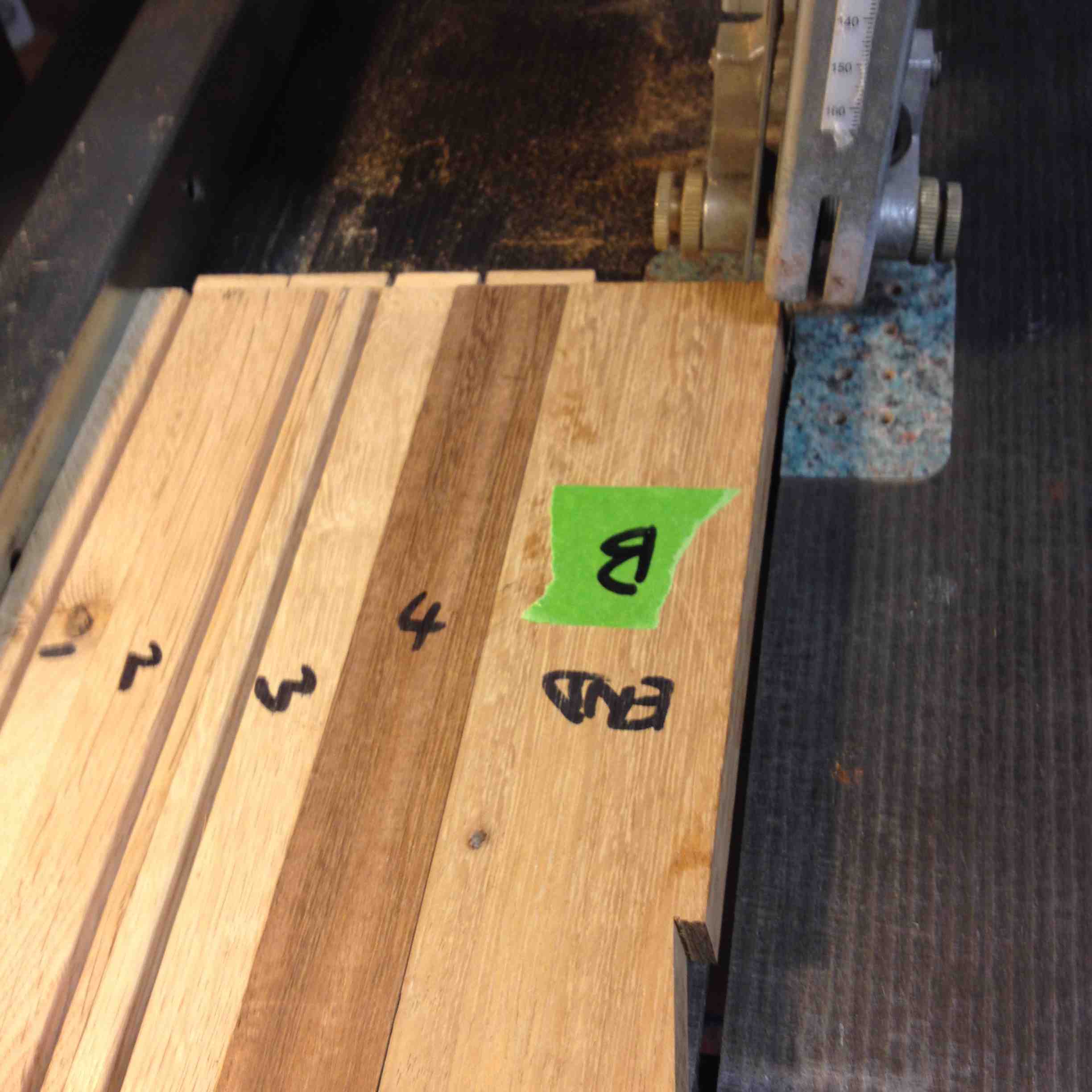 Setting the fence to cut the pins